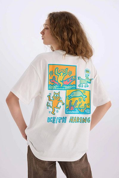 DeFacto D9153 Tricou alb Keith Haring oversize, cu mânecă scurtă, cu decolteu rotund, imprimat pe spate