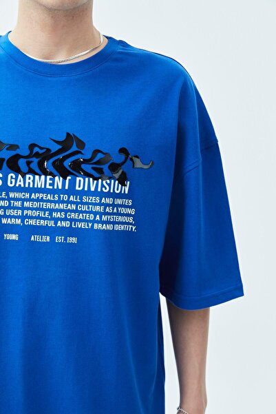 VAMOSCLO Ательє Рельєфний принт Оверсайз футболка Saks