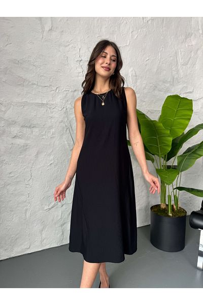 Elif Özbey Butik Rochie neagră de lungime midi cu cusături pe laterale