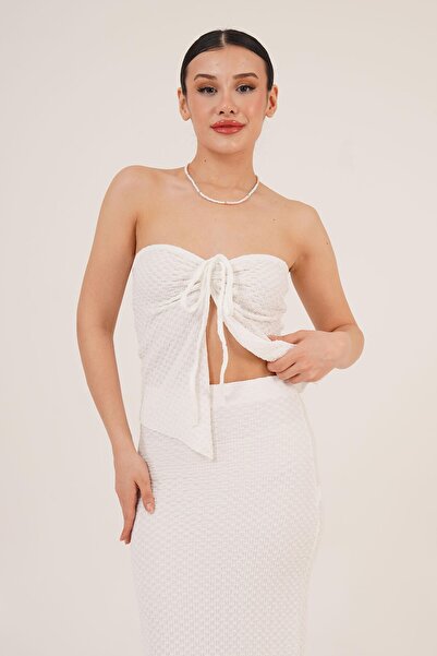 Hipo Trend Білий кроп-топ з декольте, що зав'язується на шиї