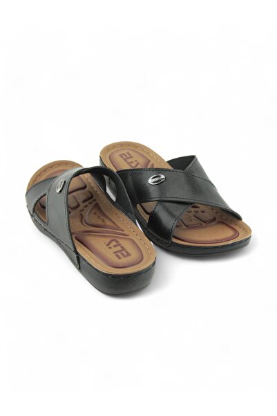 Tomato Bags Women's Thick Cross Band Metal Crest Detailed Slippers