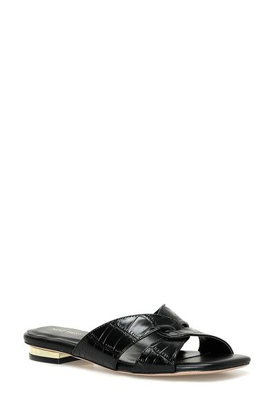 Nine West حذاء بكعب نسائي أسود من YELENA 4FX