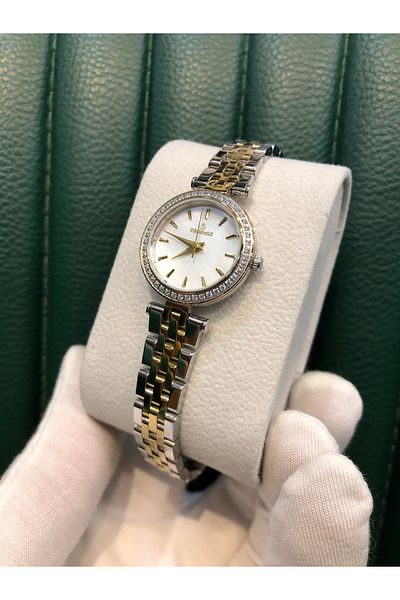 Essence Women's Wristwatch