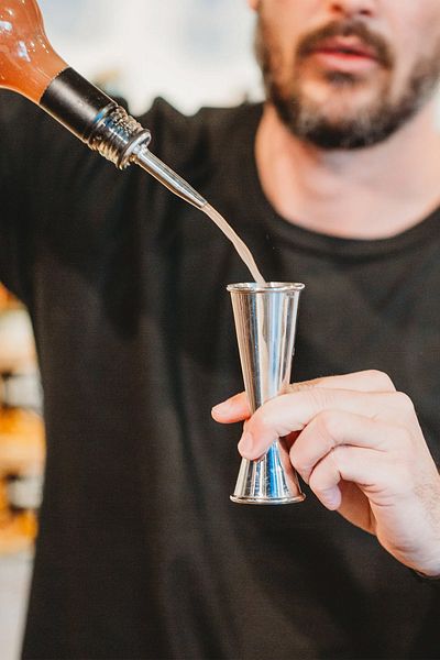 Binbirreyon سدادة زجاجة فولاذية، وعاء زيت سيبي، قطعة فم، مجموعة مدفق نبيذ مكونة من 6 قطع Ra178