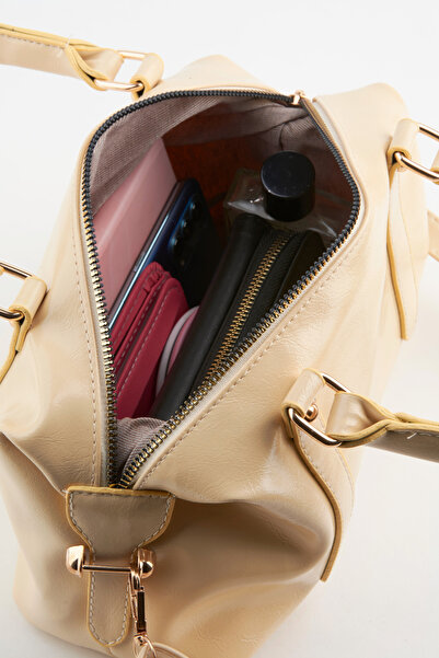 Vivaq Women's Hydrangea Yellow Design Patent Leather Lined Zipper Closure Handbag and Shoulder Bag