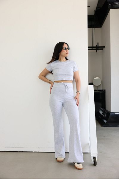 Özge Özgenç Crop Tshirt Tracksuit Bottom Set