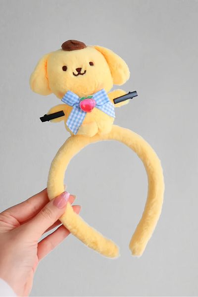 Aesthia Yellow Pompompurin Crown Holding Bangs
