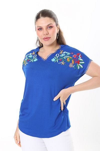 Şans Women's Large Size Saxe Embroidery Detailed Collar and Sleeve Kopenaki Lace V-Neck Blouse 65N37676