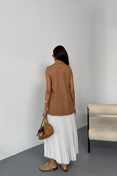 Serero Linen Vest with Gold Buttons - Brown