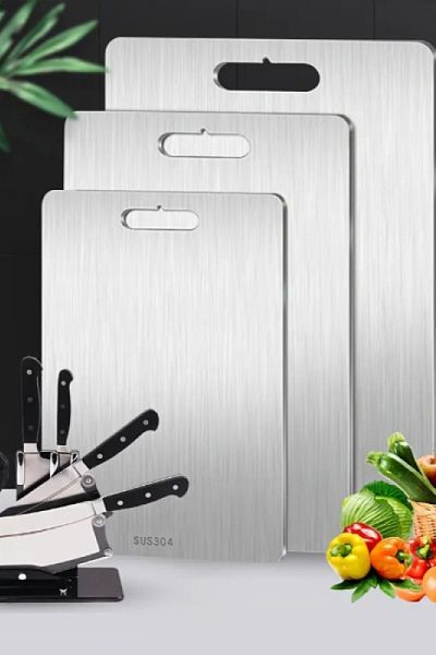 hayret sepeti "Elegance and Durability in the Kitchen: Set of 3 Stainless Steel Cutting Boards"