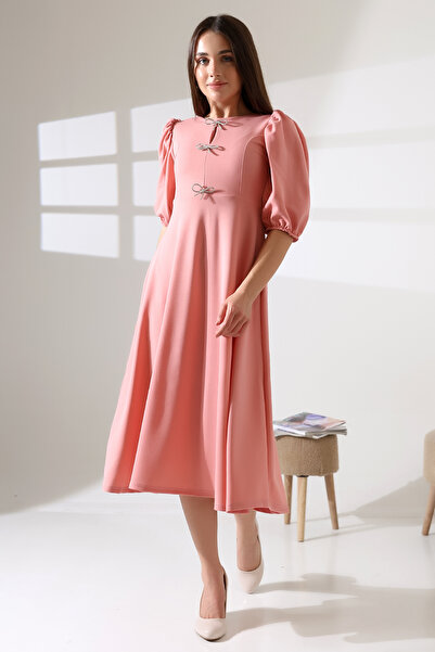 Planet Prestige Karpuz Kollu Metal Aksesuarlı Midi Boy Elbise - Pudra