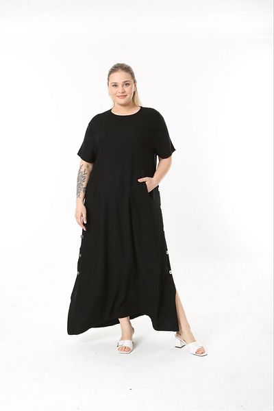 Butik Nilyam Γυναικείο φόρεμα μεγάλου μεγέθους με τσέπες καγκουρό με λεπτομέρεια με κουμπιά 24746