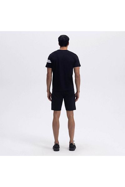 Ellesse Ανδρικό T-shirt με λαιμόκοψη μαύρο Em442