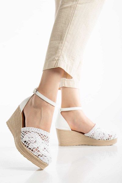 Kartezyen White Shoes with Ankle Buckle Ready-Made Sole Wedge Heels