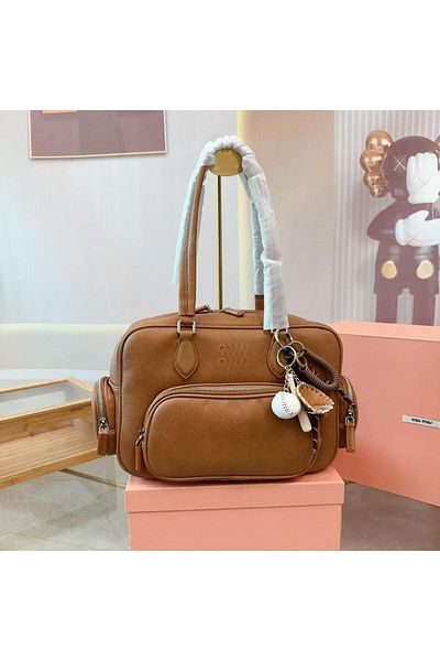 Miu Miu Bag, the most luxurious style, large size