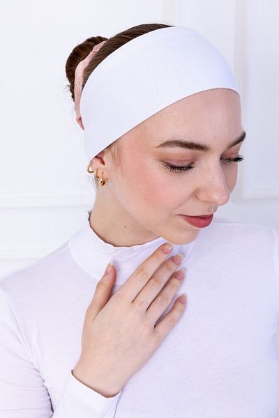 Loggia Bandana White Seamless Hijab Bonnet - Sports Hair Band