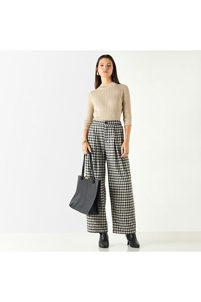 Smart Textured Crew Neck Top with 3/4 Sleeves
