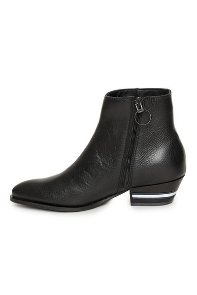 Guess Guess leather ankle boots EN0EN01132