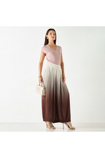 Smart Solid V-neck Top with Extended Sleeves