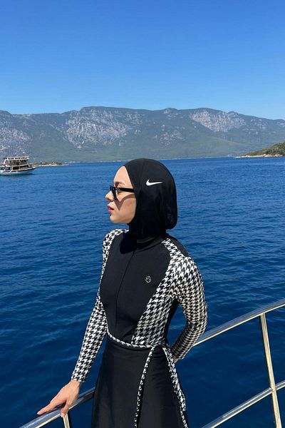 C&City Vollständig bedeckter Hijab-Badeanzug mit Rock und Strumpfhose C13059 Schwarz