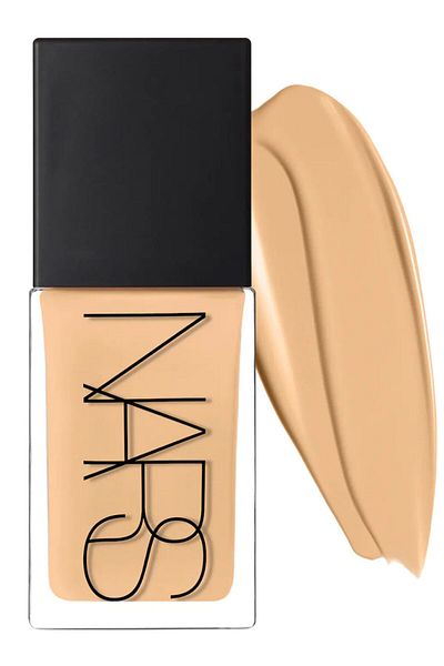 Nars Fijian Foundation Effective in Closing Blackheads, Redness and Blemishes 30ml