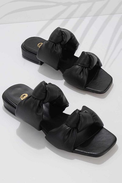 Bambi Women's Black Slippers K04894024409