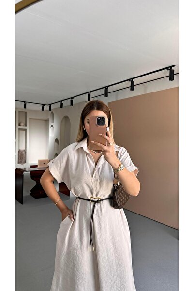 Sezgi Tekin Φόρεμα Premium Series με λεπτομέρεια με ζώνη και σχισμή από πέτρα