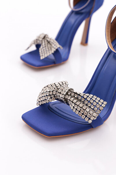 DGN 2029 Women's Silver Stone Bow Sandals