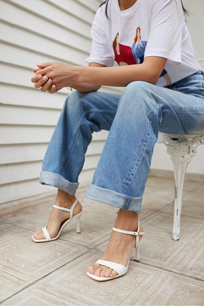 ANGELİNA JONES Rojo Women's White Single Strap Heel Sandals
