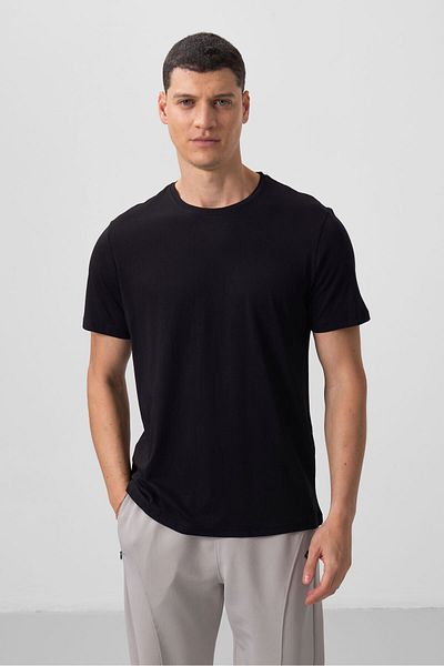 TOMMY LIFE Μαύρο ανδρικό μπλουζάκι Basic με κοντό μανίκι Standard Fit O λαιμόκοψη - 87911