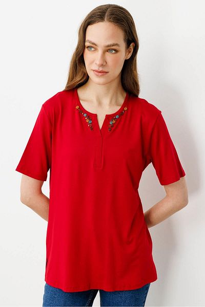 Desen Triko Women's Open Collar Embroidered T-Shirt Red