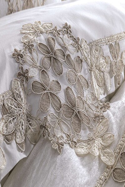 Madamca Venice 8 Pieces Bed Spreads Velour