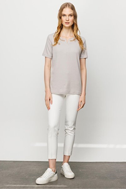 Desen Triko Γυναικείο Βαμβακερό μπλουζάκι με κεντημένο γιακά καμιζόλ Stone