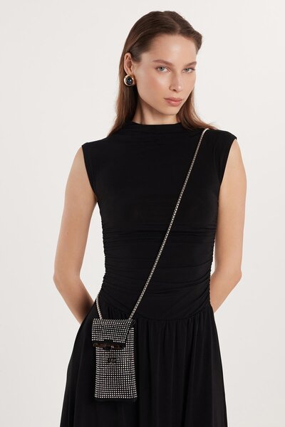 Tudors Kadın Slim Fit Dar Kesim Siyah Kolsuz Bisiklet Yaka Midi Boy Elbise