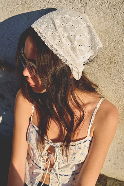 Bershka Swiss embroidery blonde lace neckerchief