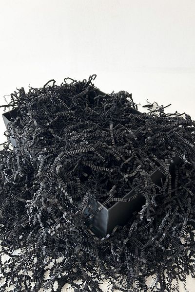 SUMO Black Cropped Z Zigzag Pelur Cropped Paper 100 Gr Ornamental Filling Material Black Paper