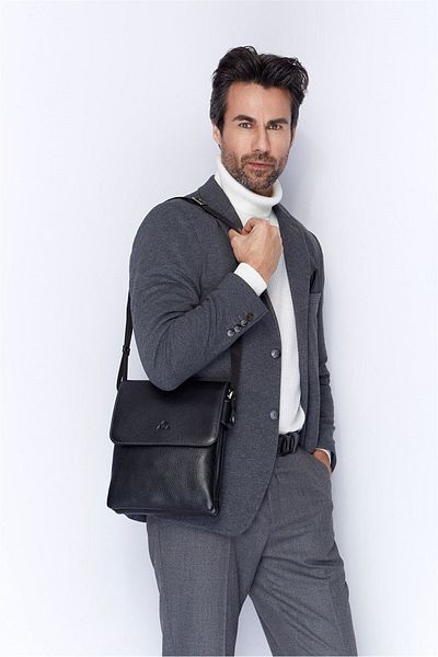 Aka Leather Black Shoulder Bag 360 2