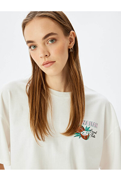 Koton Μπλουζάκι με κοντό μανίκι με λαιμόκοψη με στάμπα στην πλάτη