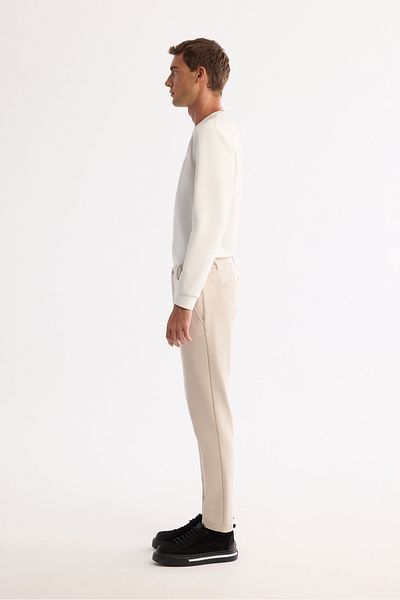 Avva Ανδρικό μπεζ Slim Fit Παντελόνι από τεχνικό ύφασμα που δεν ρυτίζει και στεγνώνει γρήγορα με ελαστική μέση A42y3065