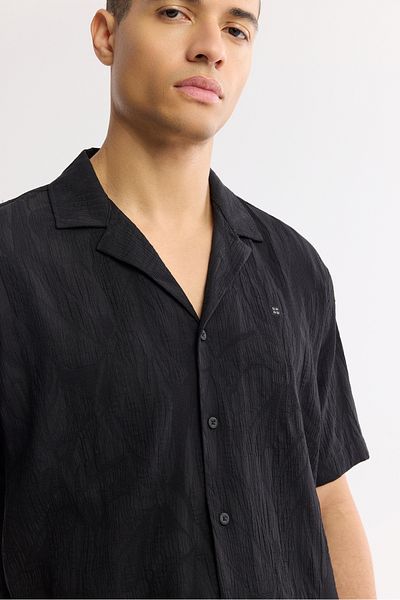 Avva Men's Black Comfort Fit Apaj Collar Jacquard Short Sleeve Shirt A51Y2086