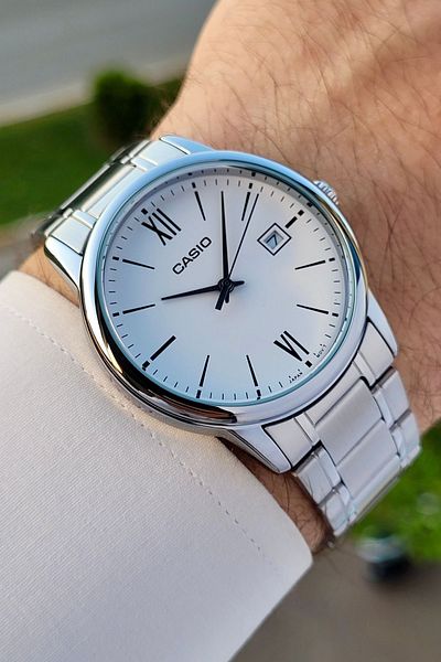 Casio Dial White Cord Metalic Color Men's Wristwatch