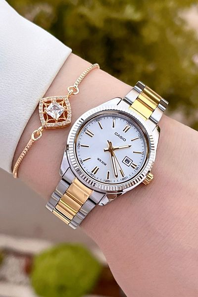 Casio Gold Metallic Color Women's Wristwatch with 24 Months Warranty