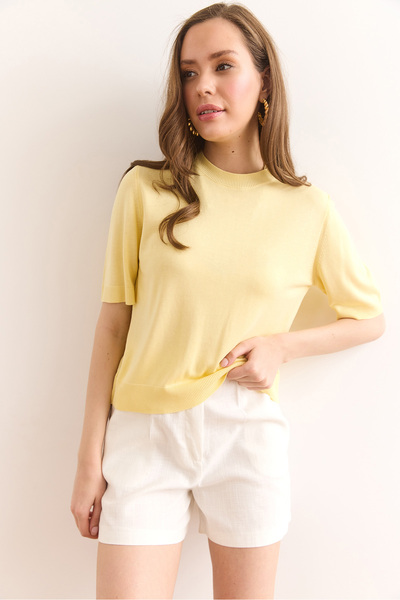 Olalook Γυναικεία μπλούζα πλεκτή βισκόζη με κίτρινη λαιμόκοψη BLZ-19002948