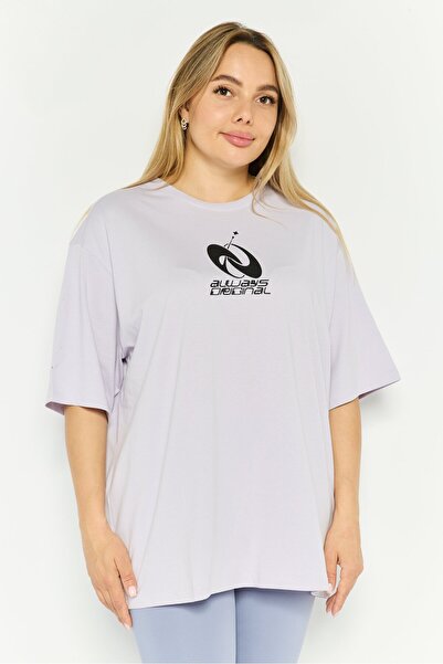 adidas تي شيرت نسائي رياضي بأكمام قصيرة مناسب للخارج، لون لافندر