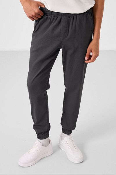 TOMMY LIFE Ανθρακί Standard Fit υφαντό ελαφρύ εύκαμπτο ανδρικό παντελόνι Chino - 82176