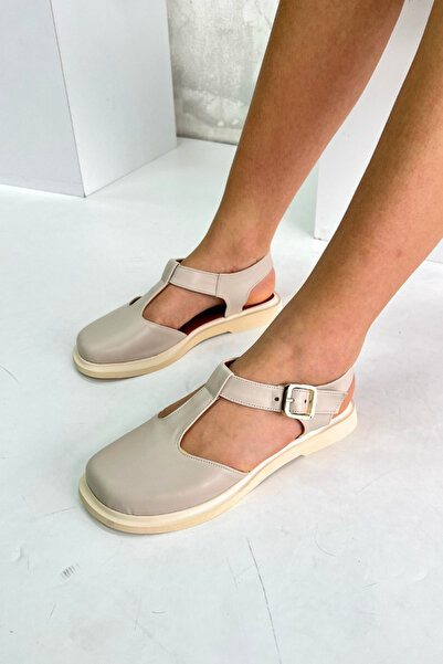 inizio Beige Closed Toe Women's Shoes P9017