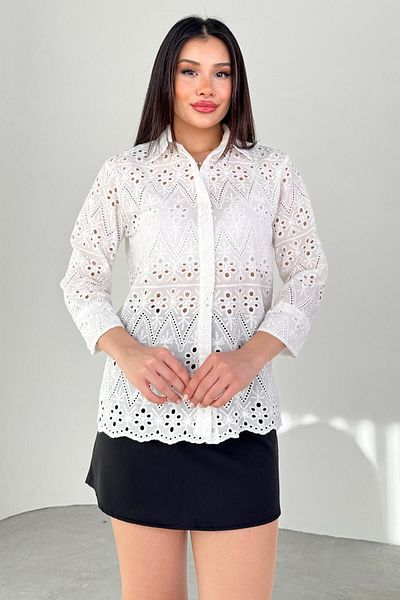 Cappmoda GML-10262 Cămașă supradimensionată din dantelă cu nasturi ascunși alb