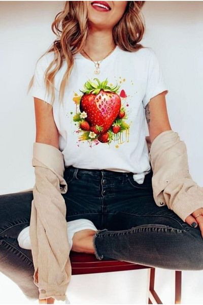 PENTHİLUS Women's Strawberry Print T-Shirt, Classic Streetwear Design for Women