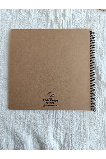 Pink Swan Craft 21 x 21 cm Copertă Kraft 120 Gr Alb Interior 30 coli 60 pagini Caiet, album de însemnări, jurnal Bullet