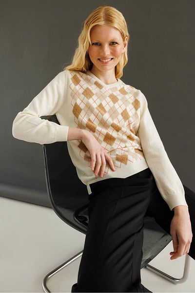 Desen Triko Women's V-Neck Diamond Wool Sweater Bone